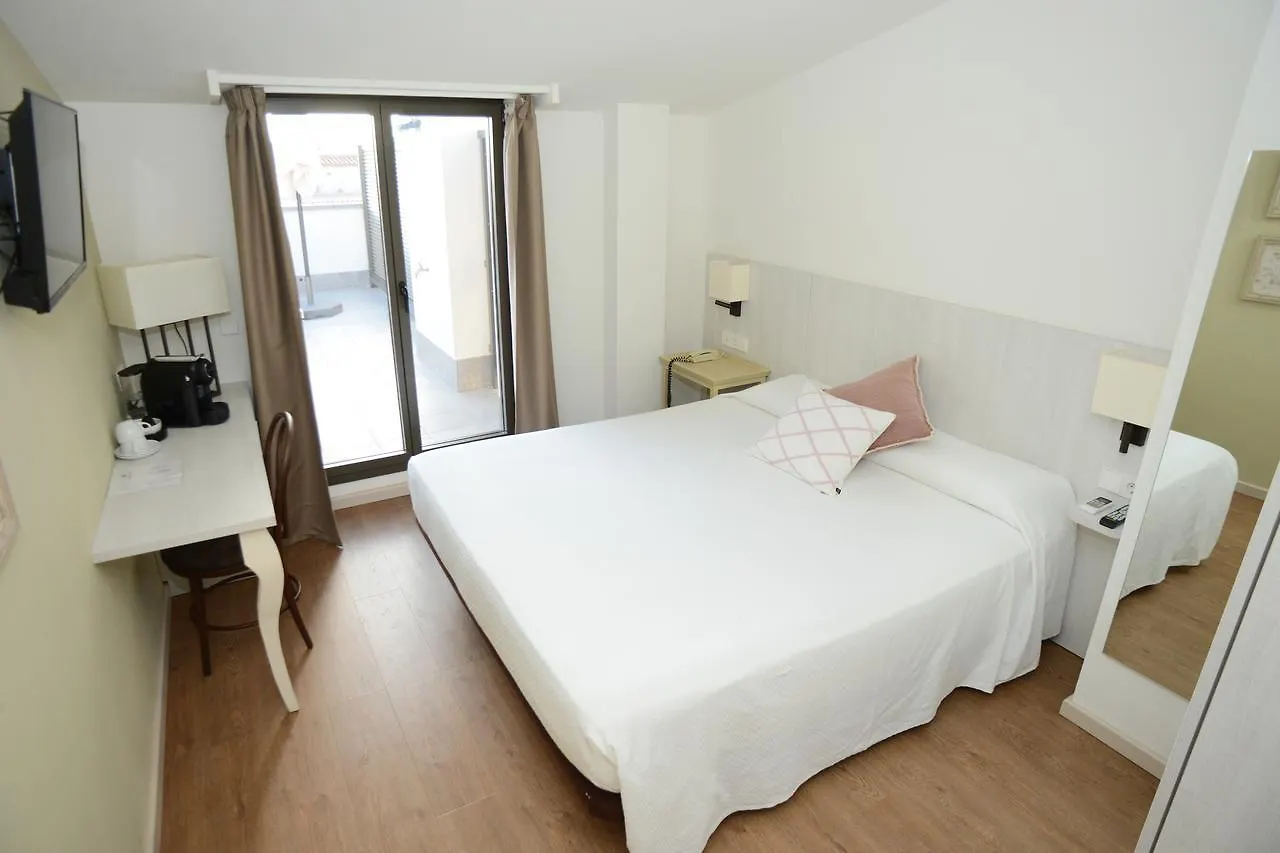 Hotel L'Escala Centre 2*,  Spain